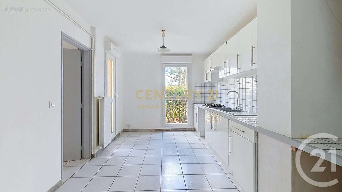 Appartement à LATTES