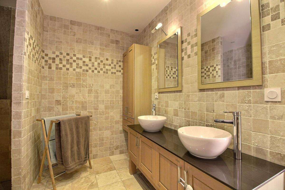 Maison à L&#039;ISLE-SUR-LA-SORGUE