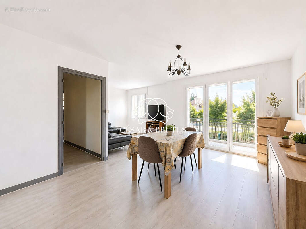 Maison 108 m² à Riorges  - photo 2
