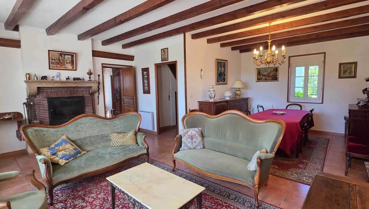 Maison à THOISY-LA-BERCHERE