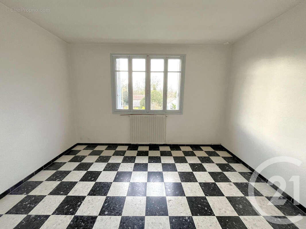 Maison à LACROIX-FALGARDE