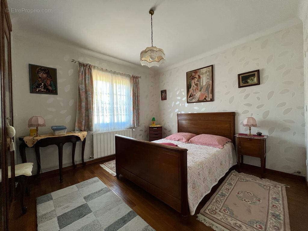 Maison à BAGNOLS-SUR-CEZE