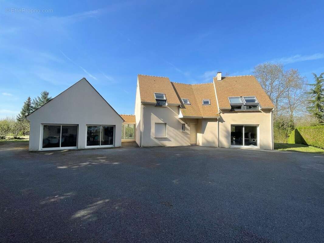 Maison à BRIIS-SOUS-FORGES