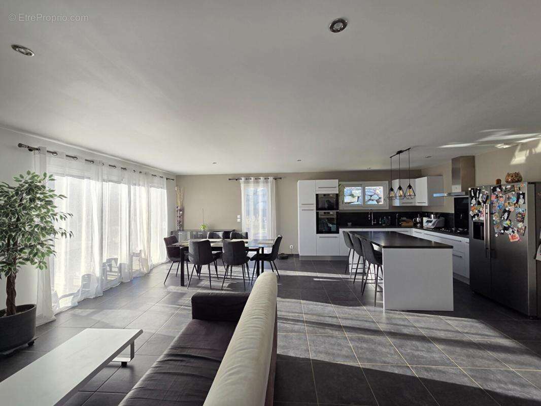 Maison à SAINT-GERVAIS-SUR-ROUBION