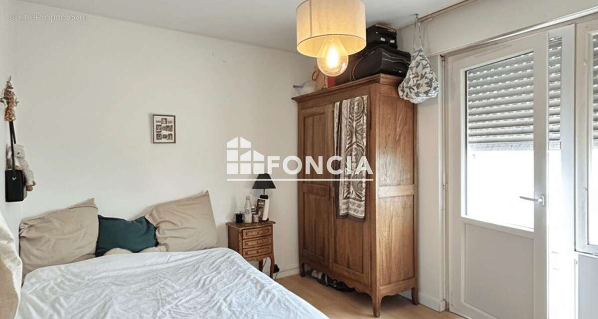 A DEUX PAS DU VIEUX PORT –  T4 de 91 m² avec balcon – Idéal investisseur - photo 6