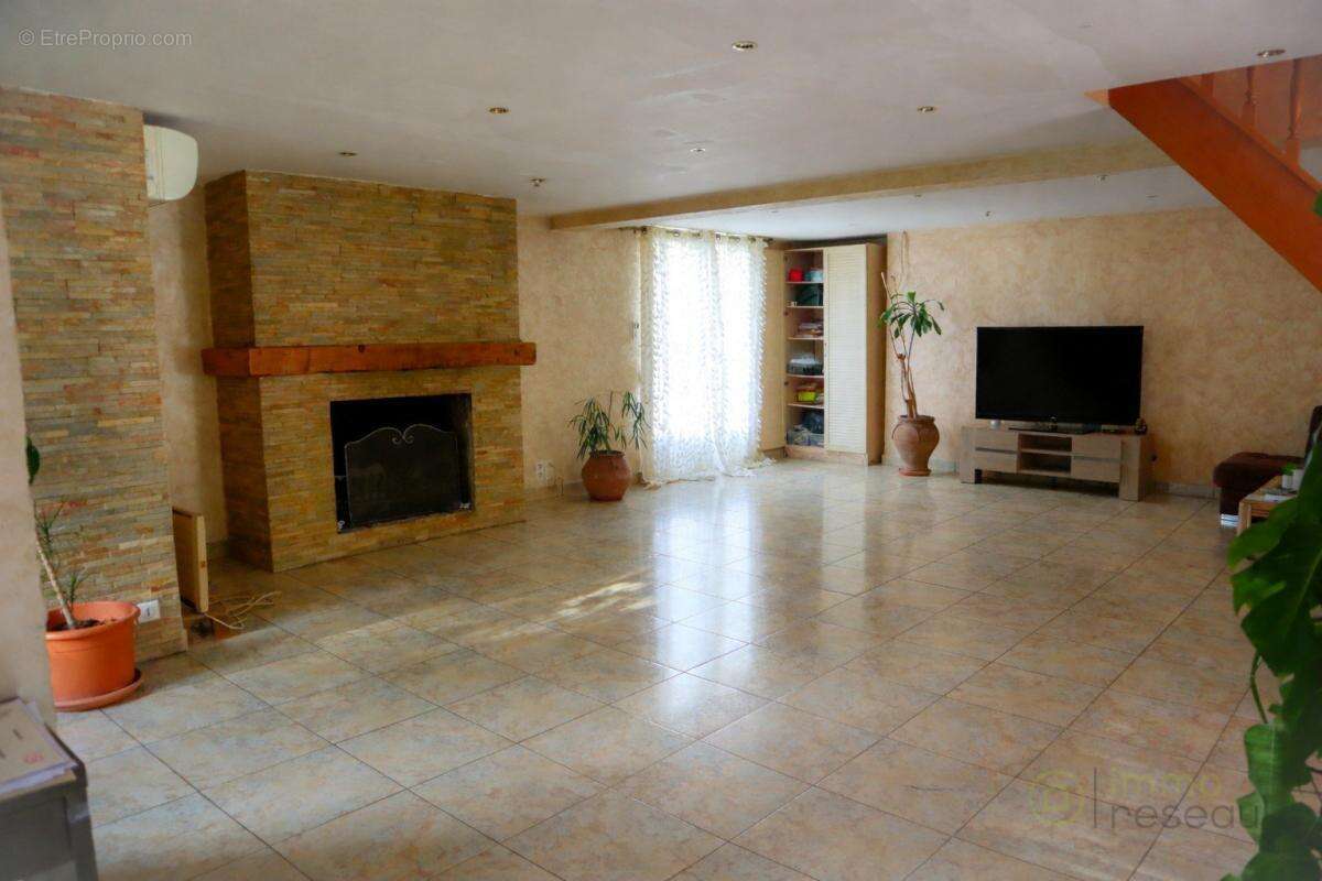 Maison à ROQUEVAIRE