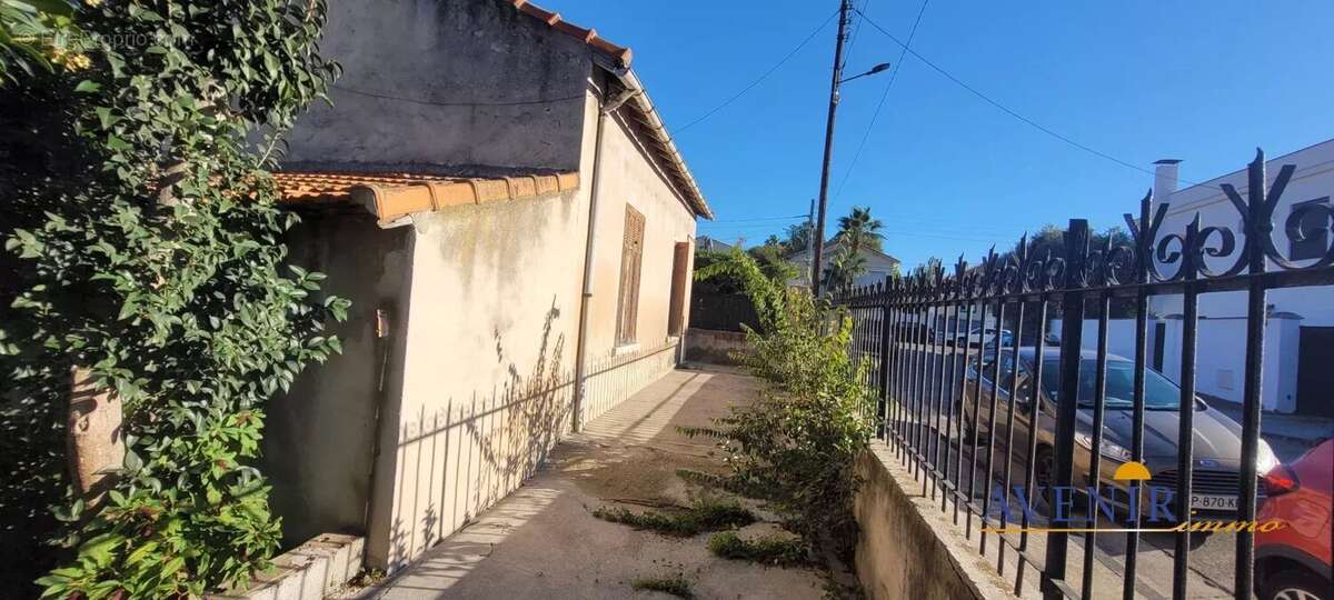 Terrain à MARSEILLE-9E