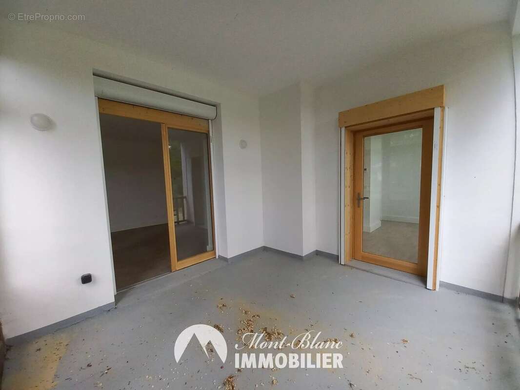 Superbe appartement de type 2 pièces entièrement rénové - photo 3