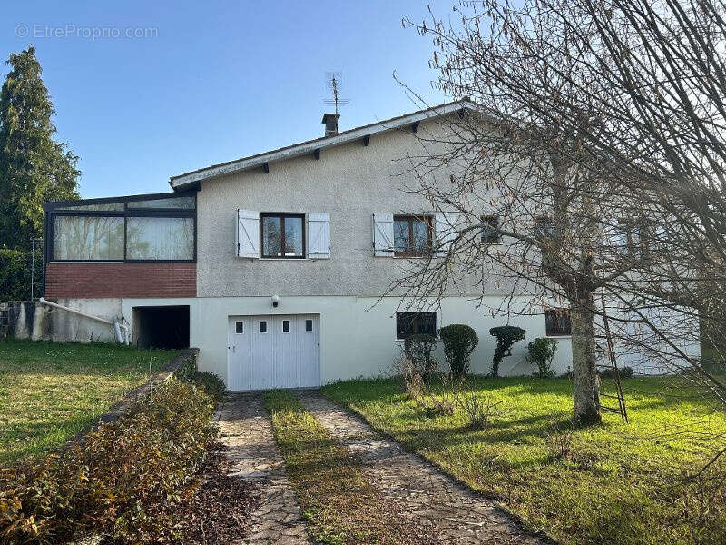 Maison à CUBZAC-LES-PONTS