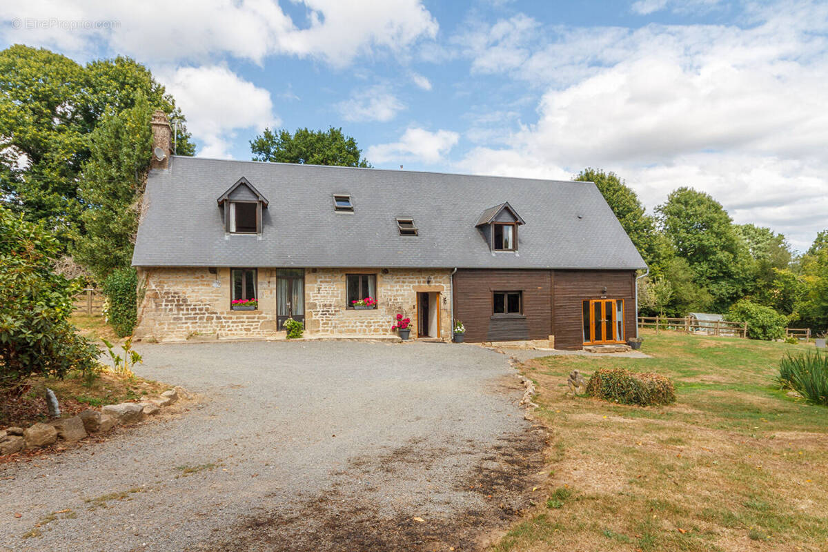 Maison à SOURDEVAL