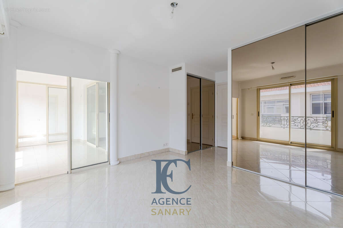 Appartement à SANARY-SUR-MER