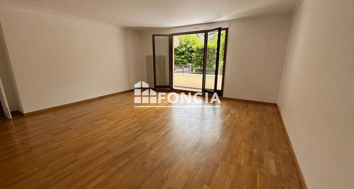 Appartement à SAINT-GRATIEN