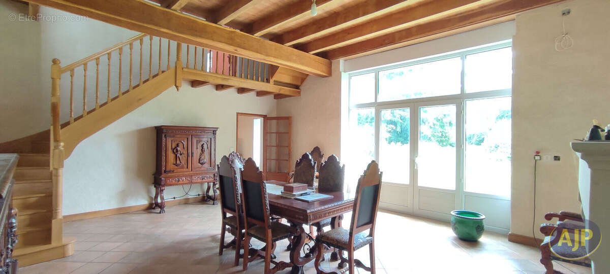 Maison à SAINT-LEGER