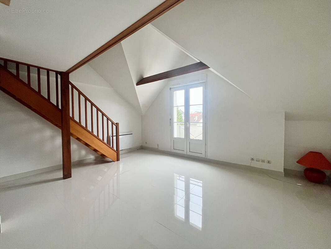 Appartement à BRIE-COMTE-ROBERT