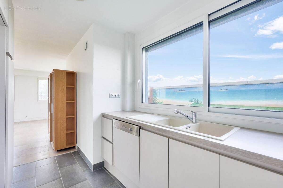 Appartement à COURBEVOIE