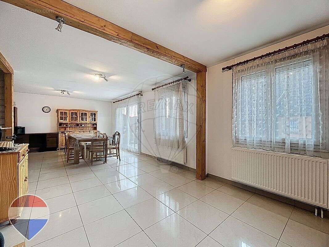 Maison à SAINTE-CROIX-EN-PLAINE