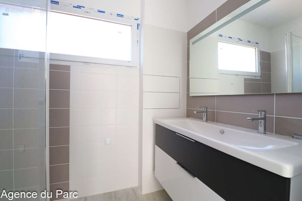 Maison à SAINT-GEORGES-DE-DIDONNE