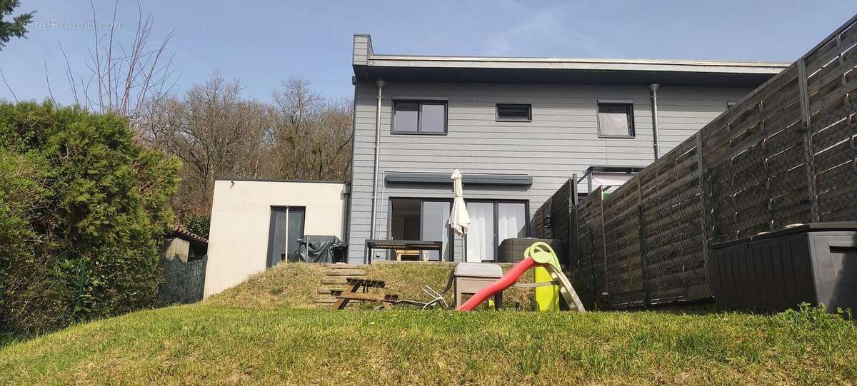 Photo 2 - Maison à REYRIEUX