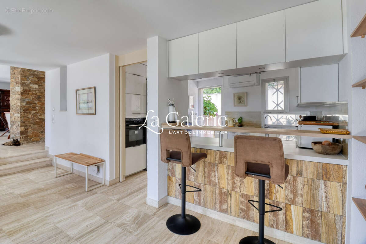 Maison 160 m² à Hyeres  - photo 8