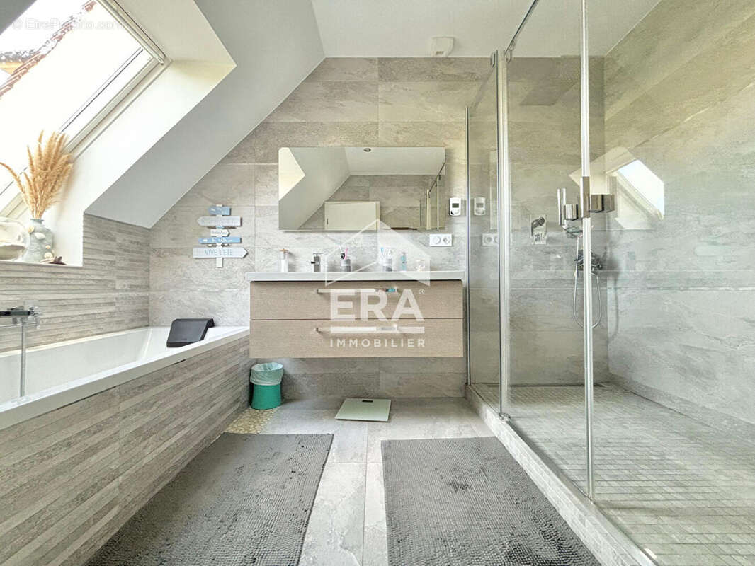 Maison à LA QUEUE-EN-BRIE