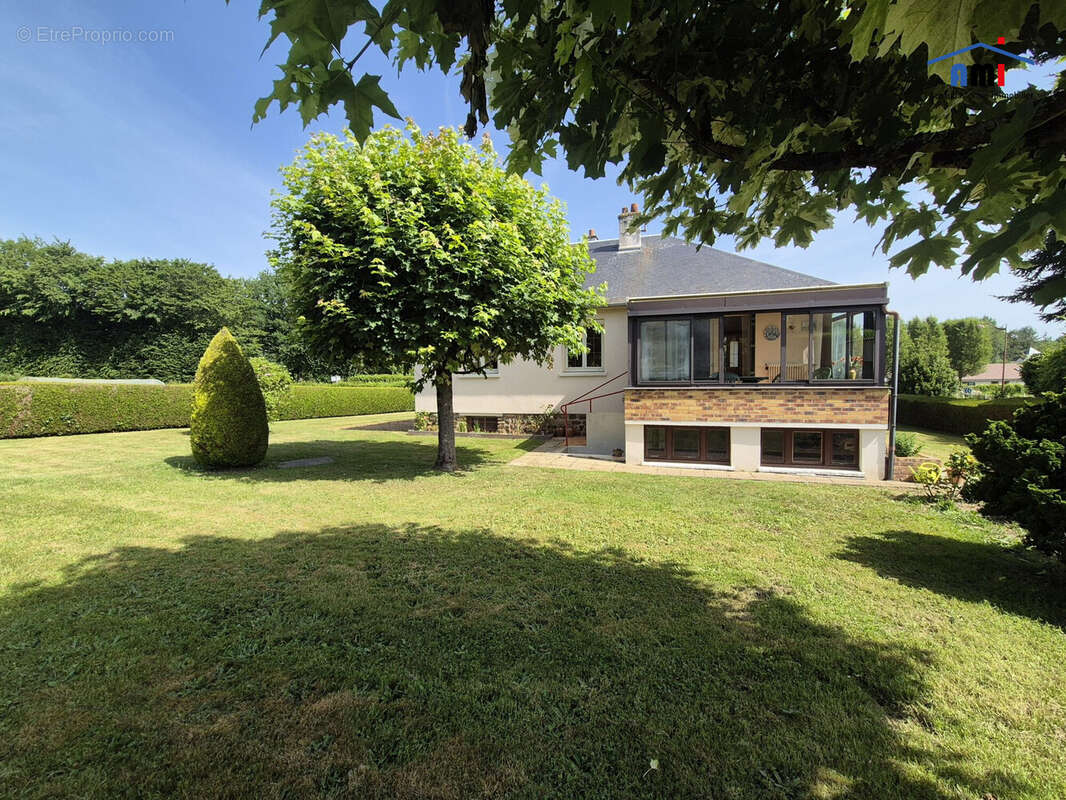 Maison à MOUTIERS-AU-PERCHE