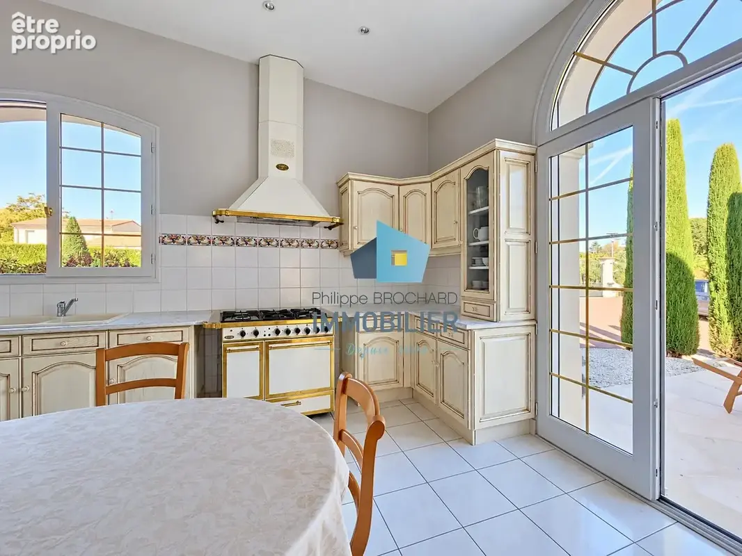 Maison 11 pièces 488 m² à vendre à Montaigu (85600) - photo 6