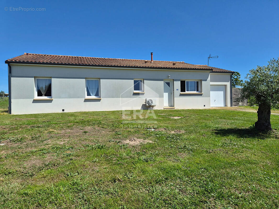 Maison à SAINT-AIGULIN