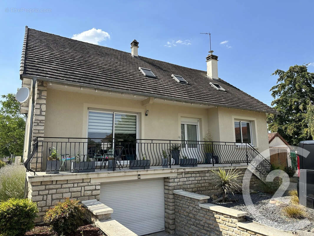 Maison à COSNE-COURS-SUR-LOIRE