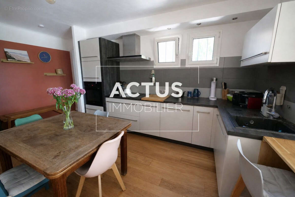 Maison 135 m² à Aurons  - photo 5