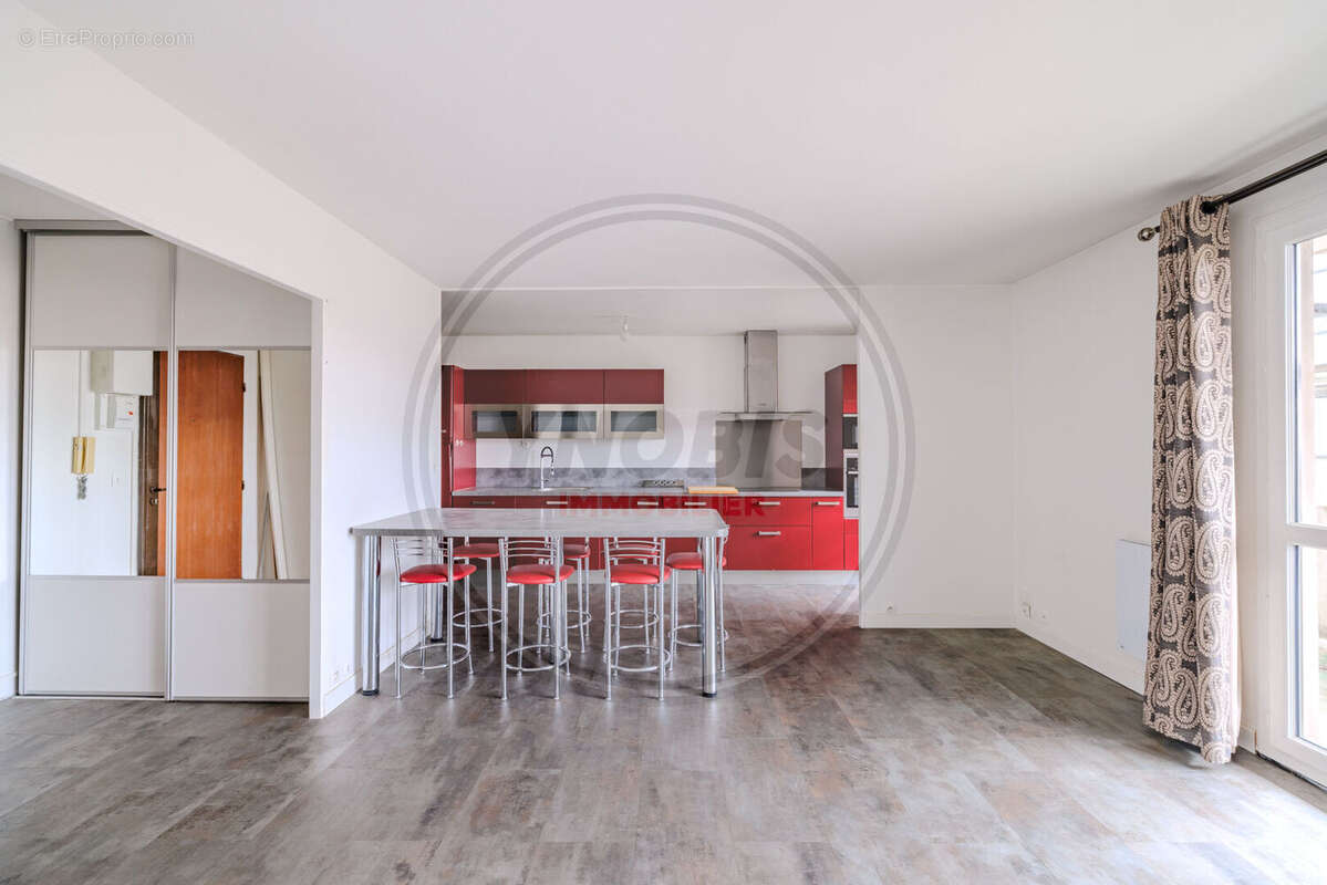 Appartement à LES MUREAUX