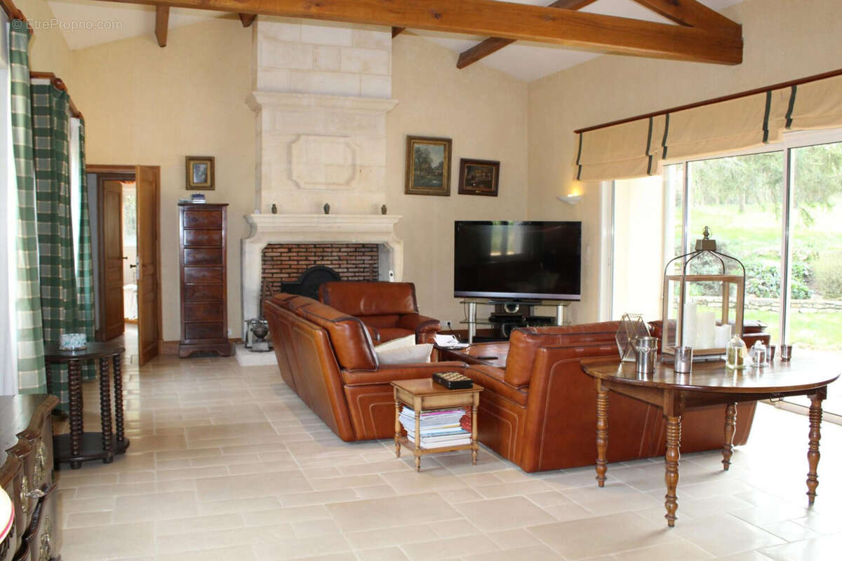 Maison à LIGUGE
