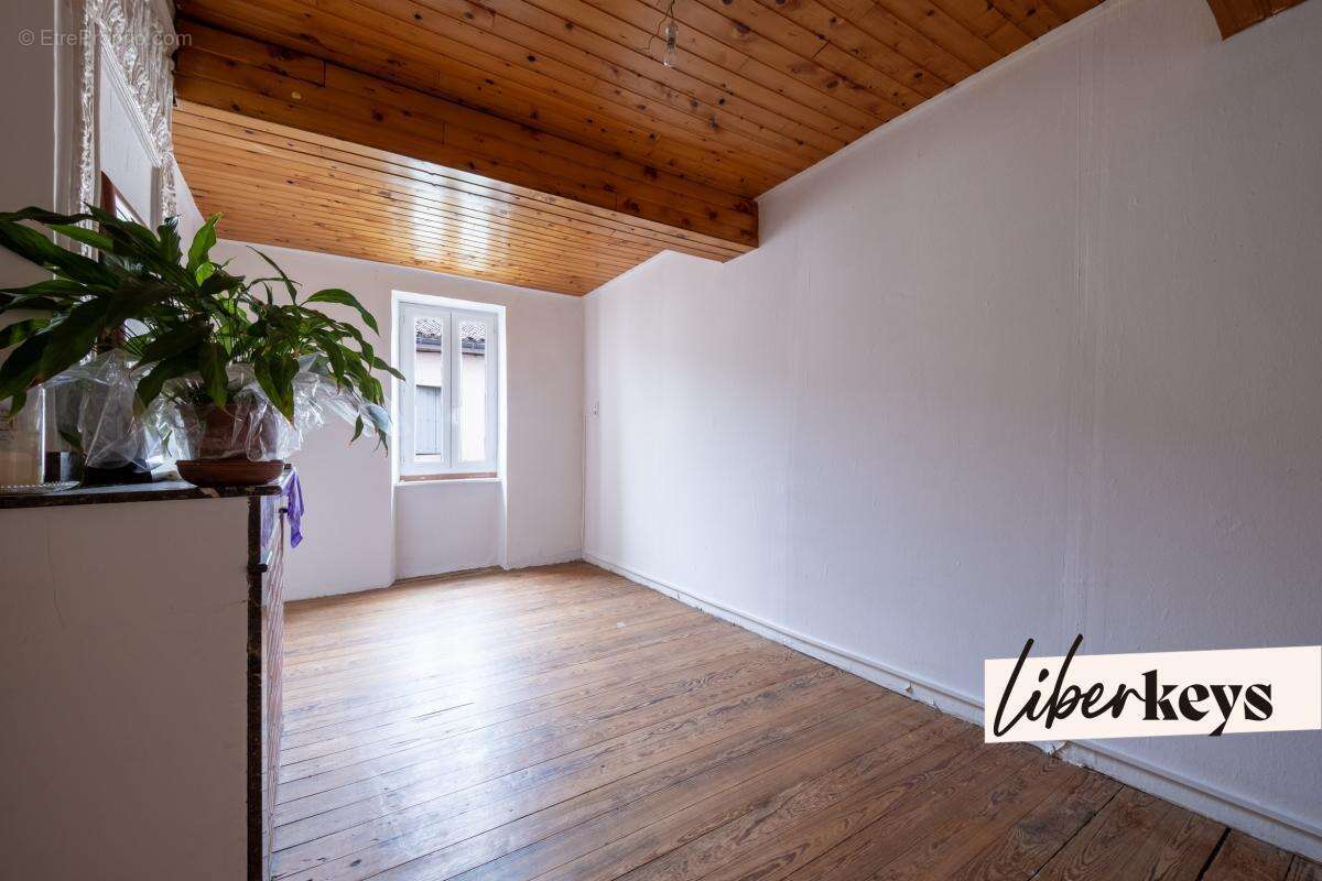 Maison à LABASTIDE-D&#039;ANJOU