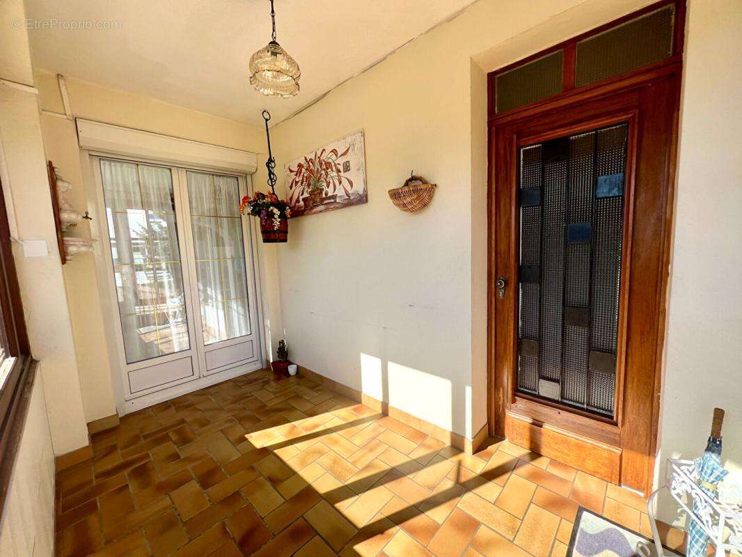 Maison à AREINES