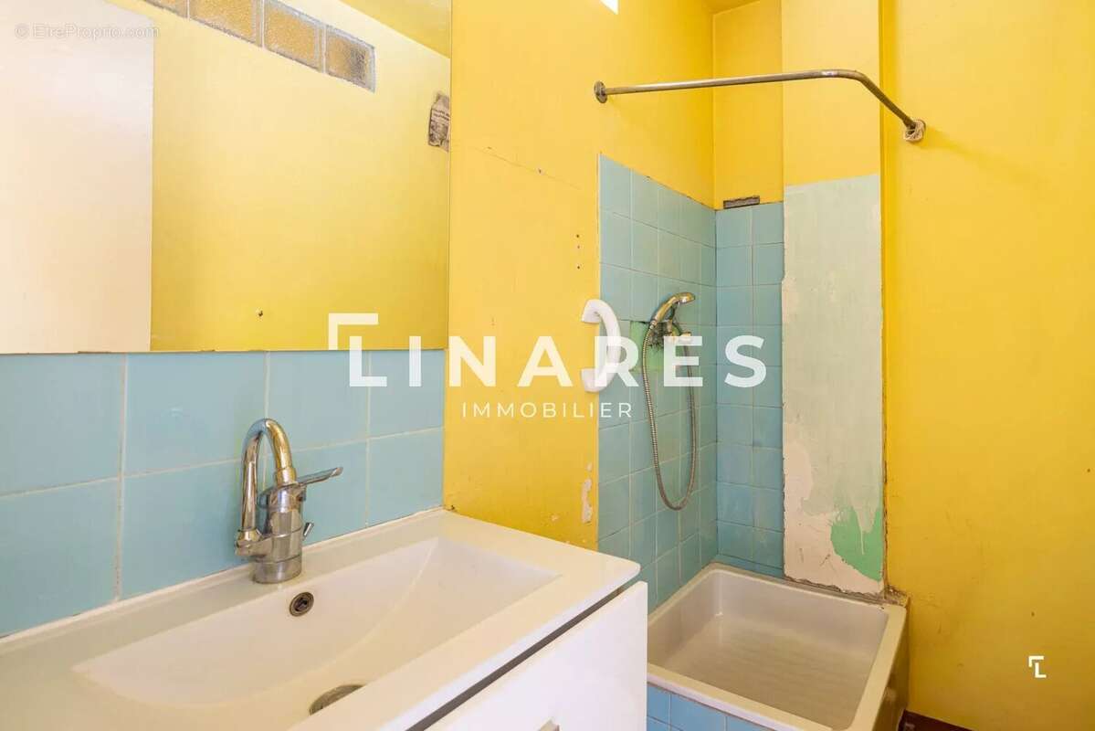 Appartement à MARSEILLE-4E