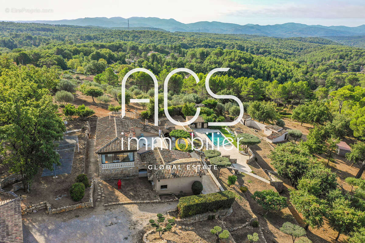 Achat Vente Villa Draguignan 7 pièces 263.20 m2 Extérieur Jardin Piscine Garage Dépendance - photo 2