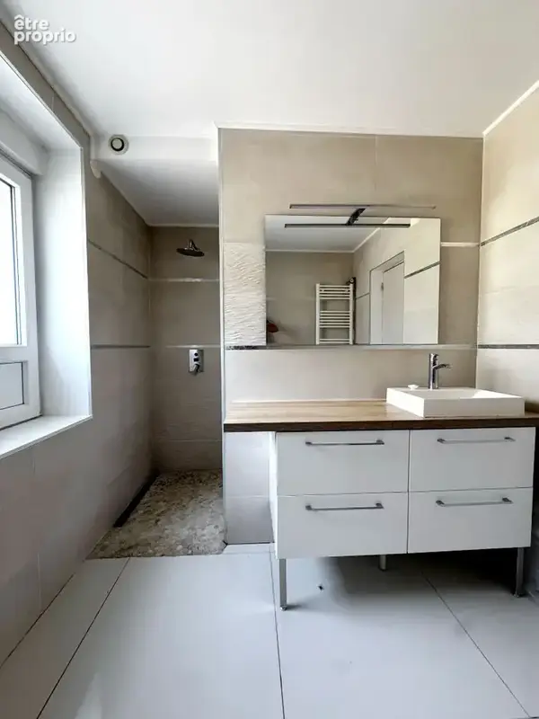 Maison contemporaine spacieuse à vendre à Louvroil - 11 pièces, grand terrain, calme assuré - photo 7