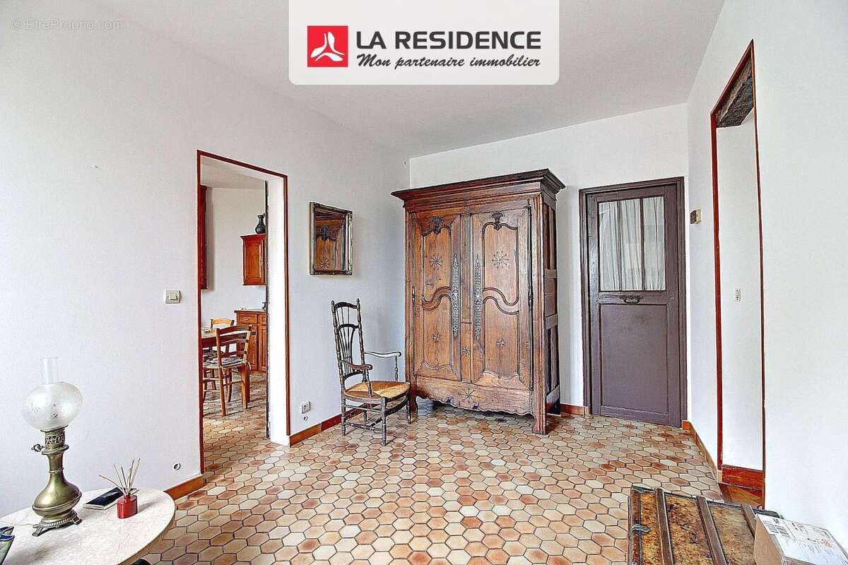 Maison 256 m² à Orgeval  - photo 4