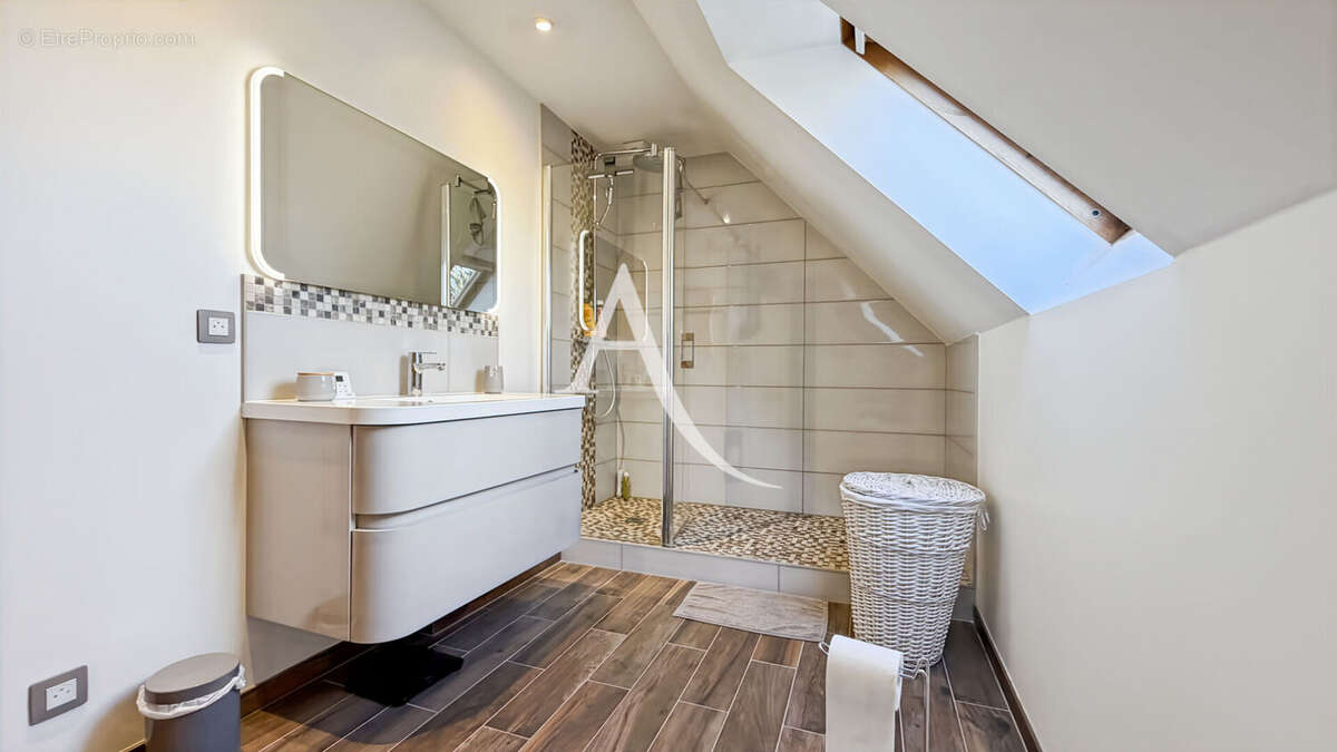 Maison à LE PERRAY-EN-YVELINES