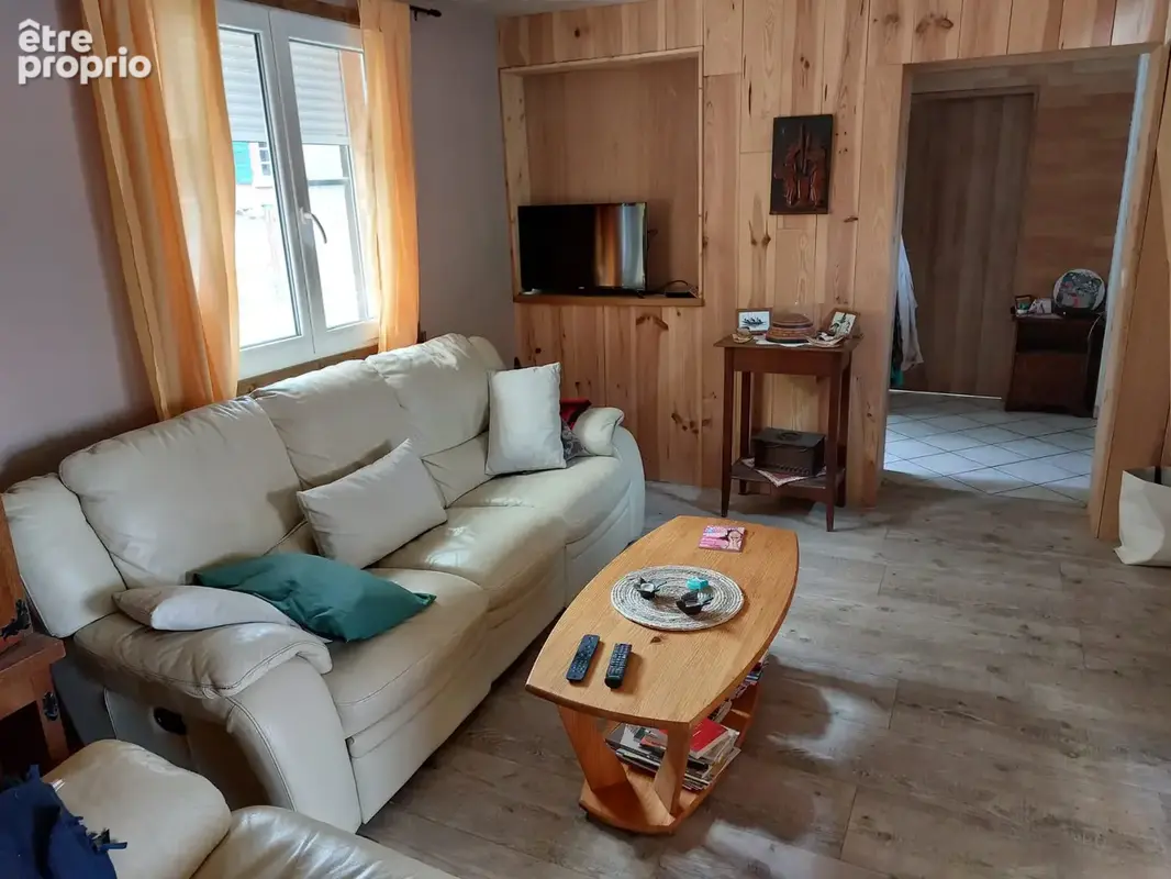 Weiler, ensemble immobilier niché dans un cadre verdoyant, à proximité de la forêt. - photo 9