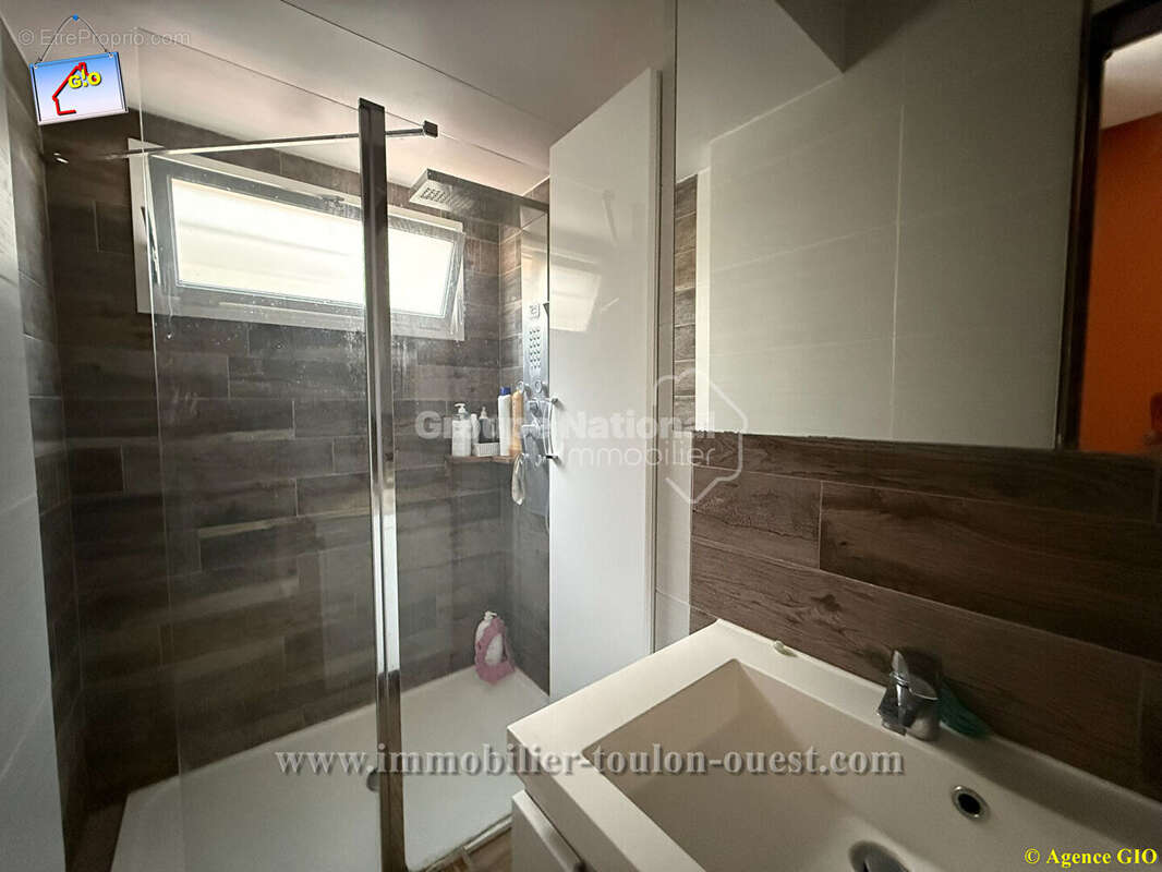 Toulon ouest - villa t4 de 90 m² - terrasses -  garage  - terrain de 300 m² - vue degagee - photo 7