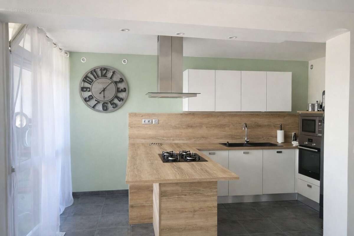 Appartement 104 m² à Villars  - photo 2