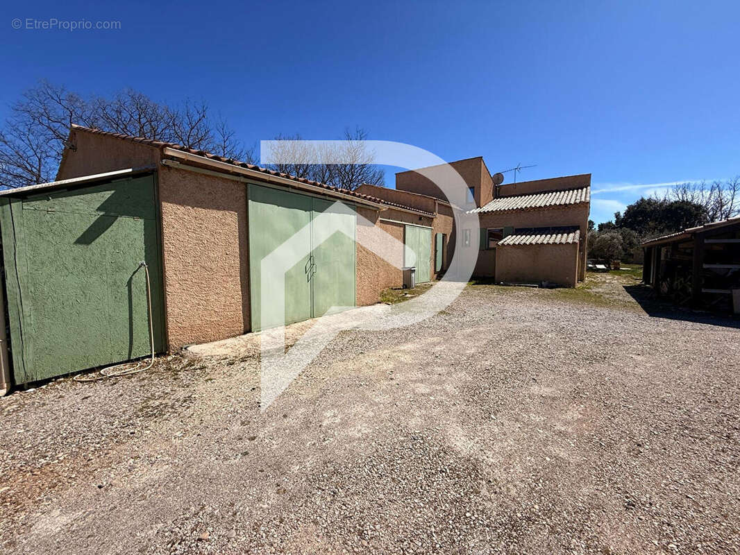 Maison à VINON-SUR-VERDON