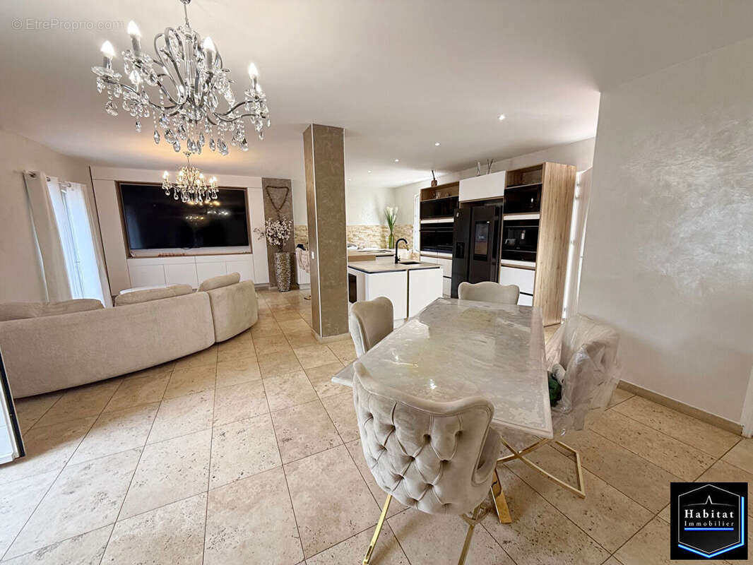 Maison 5 pièce(s) 136 m2 Jardin de 315m² - photo 2