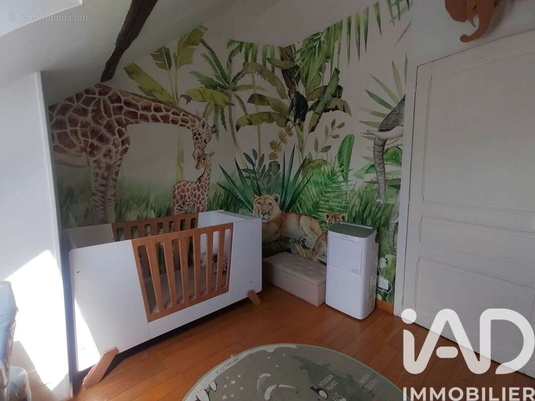 Maison 130 m² à La Brosse-Montceaux  - photo 3