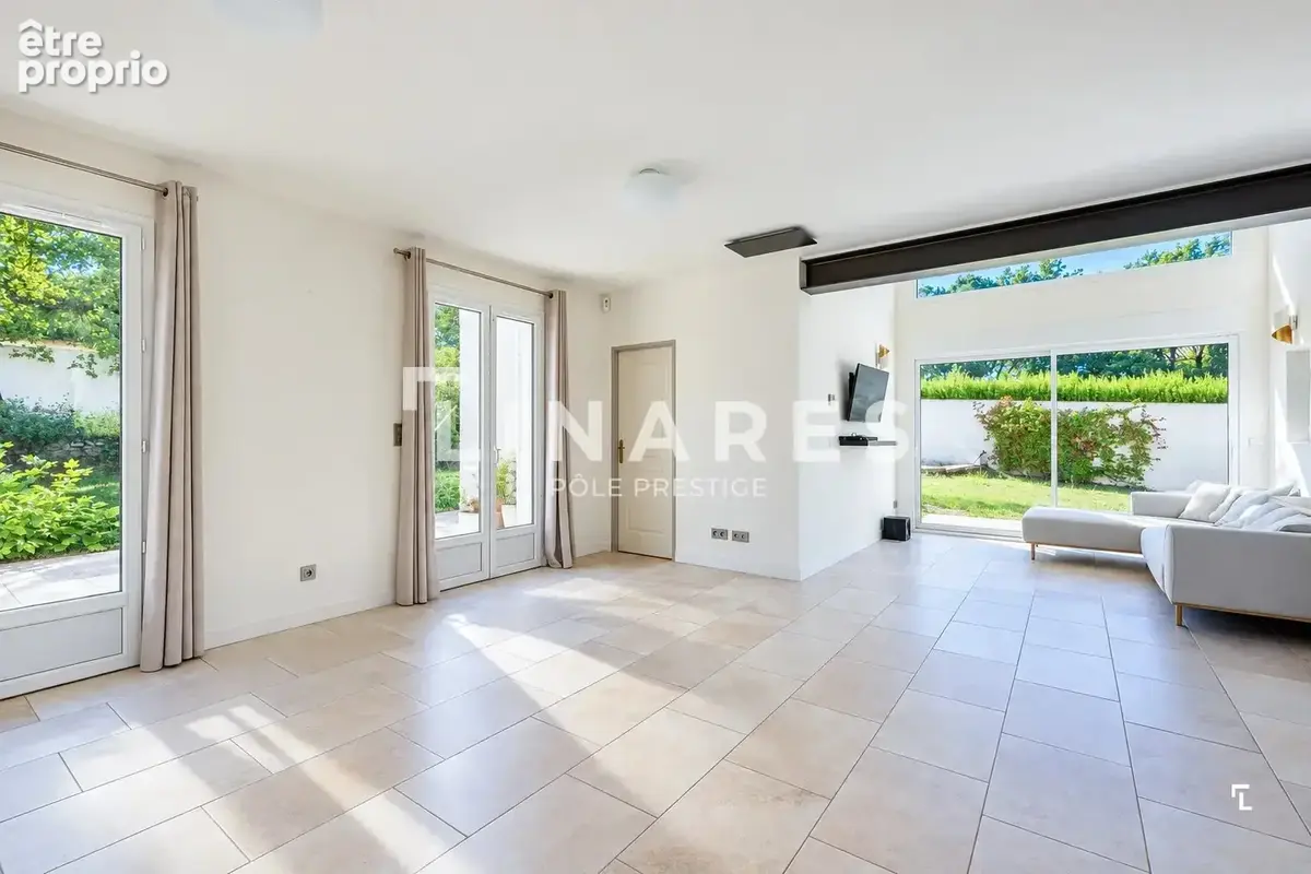 LES BASTIDES – Maison plain-pied de 150m2 - Piscine - Terrain 2000m2 - 13100 Aix-en-Provence/Puyricard - photo 11