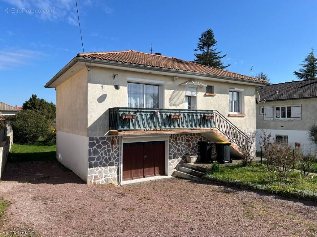 Maison à RUFFEC