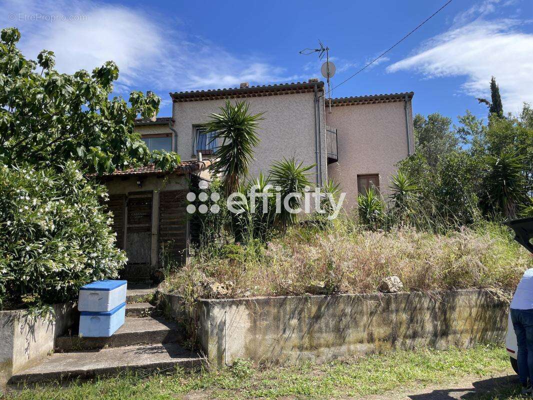 Maison à ROQUEBRUNE-SUR-ARGENS