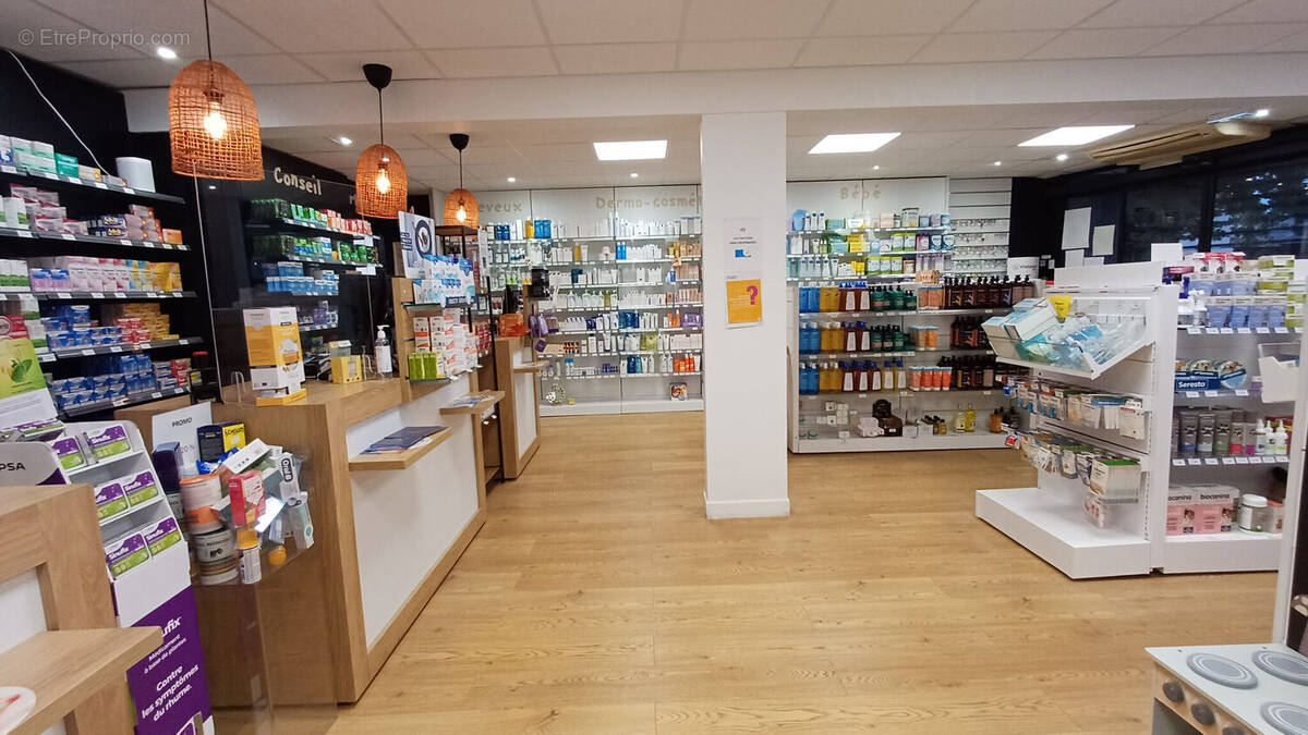 Photo 1 - Commerce à CEBAZAT