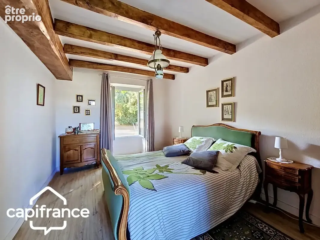 Saint-Martin-de-Sanzay (79) – Maison en pierre rénovée 203 m² – vie de plain-pied – studio indépendant – dépendances – terrain 4 - photo 9