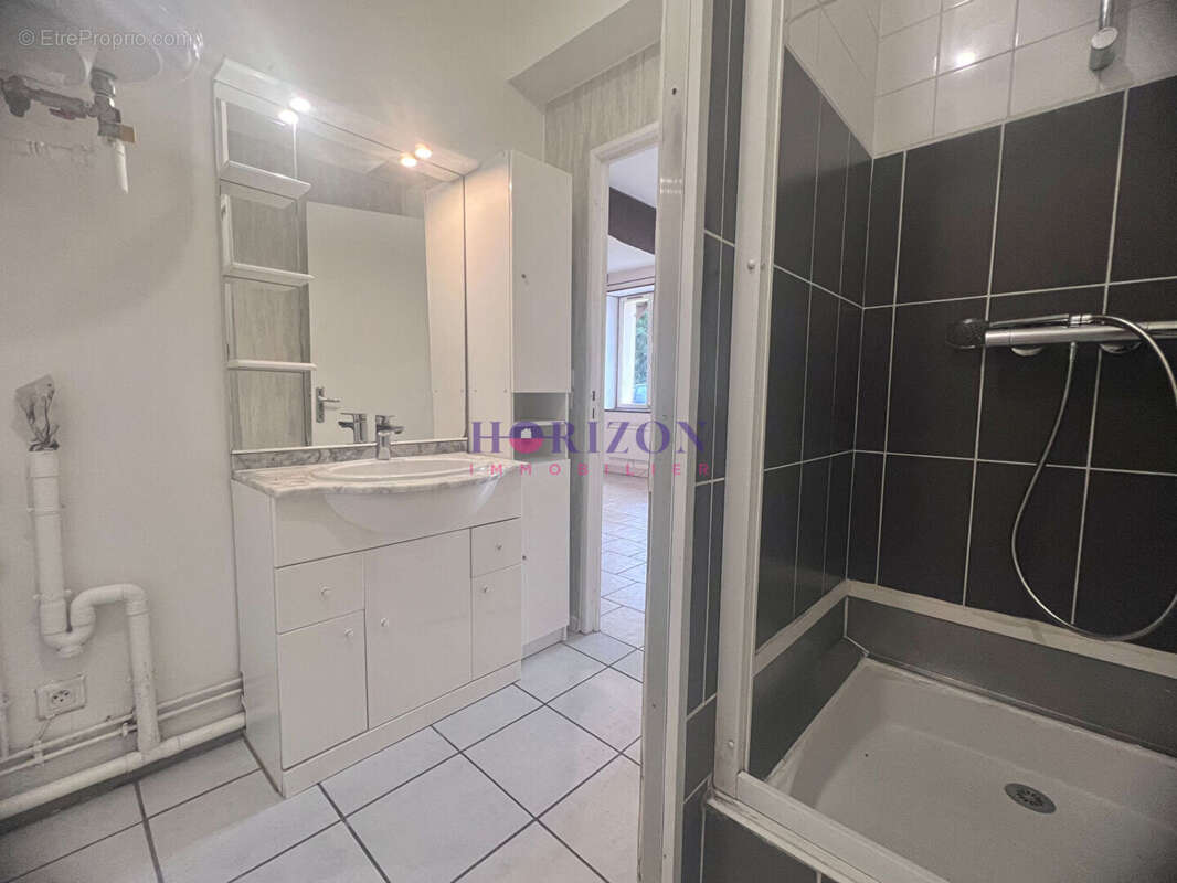 Appartement à LA CHAPELLE-EN-SERVAL